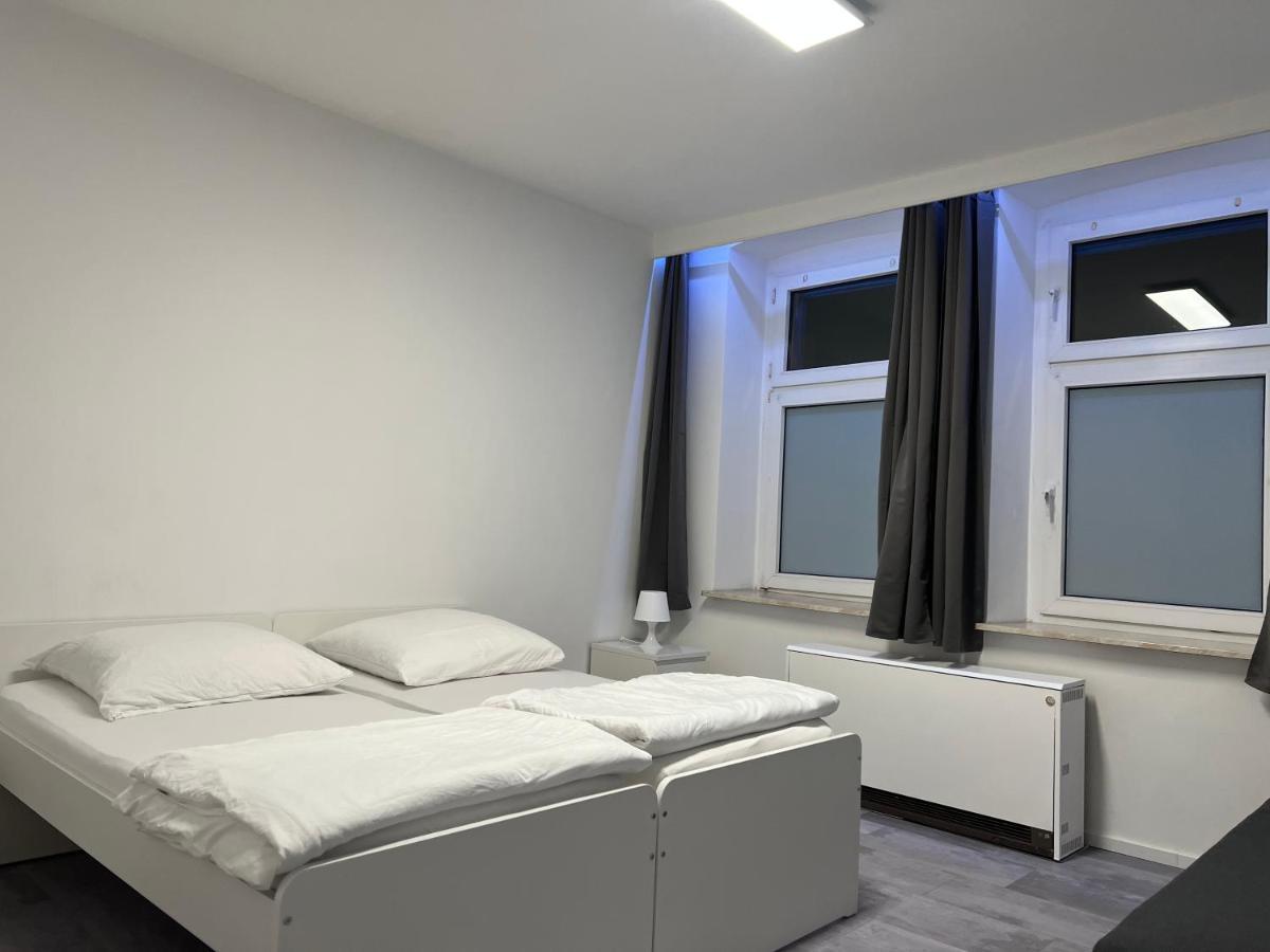 Freshly Renovated City Apartments Essen Kitchen Wifi Near Duesseldorf Airport Exterior photo