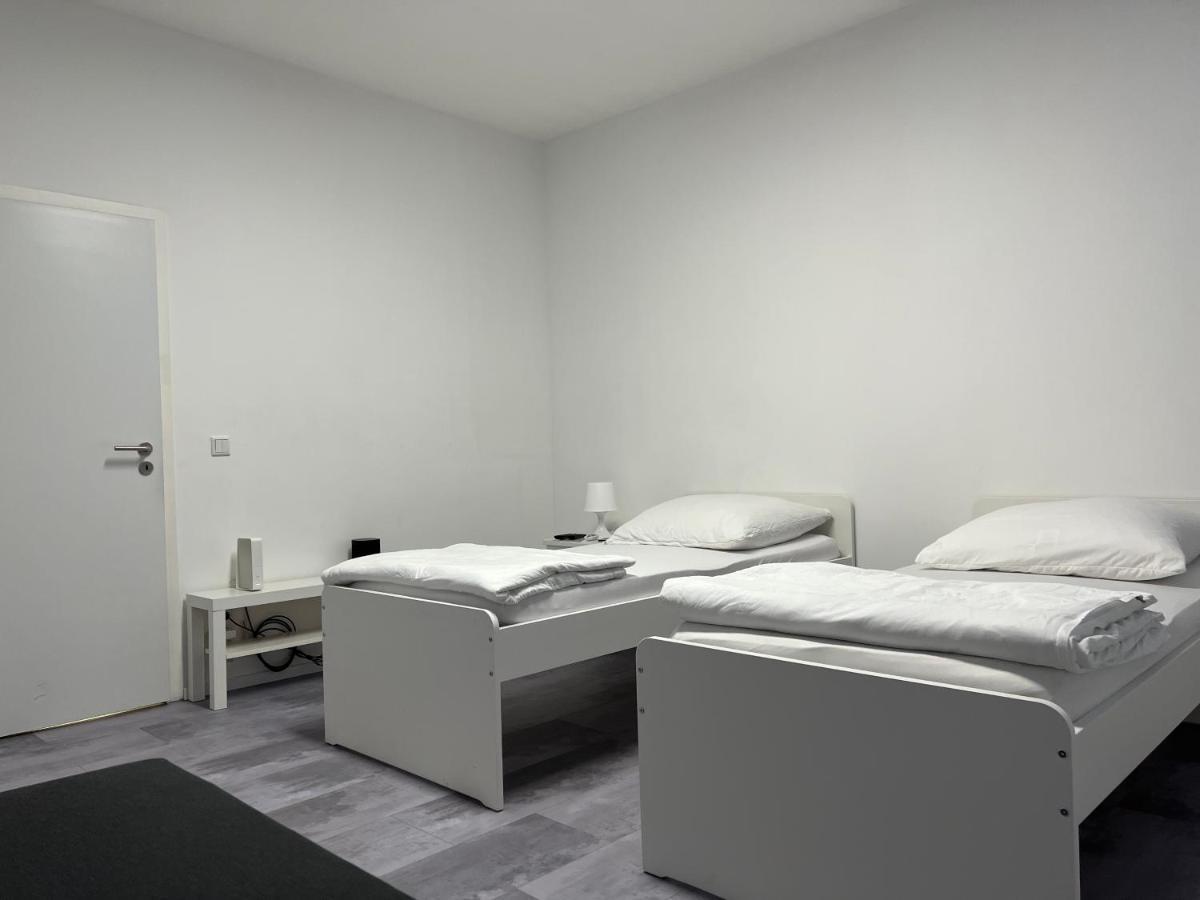 Freshly Renovated City Apartments Essen Kitchen Wifi Near Duesseldorf Airport Exterior photo
